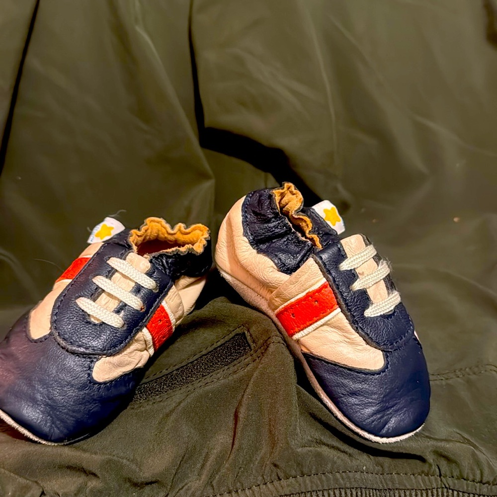 Mini Star soft leather infant shoes